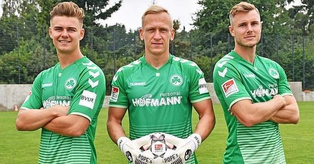  柏林赫塔防守漏洞百出，被对手打出流畅配合